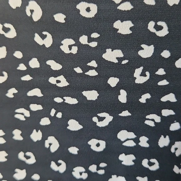 White House Black Market WHBM Pull On Pencil Skirt Confetti Animal Print Large - Picture 2 of 7